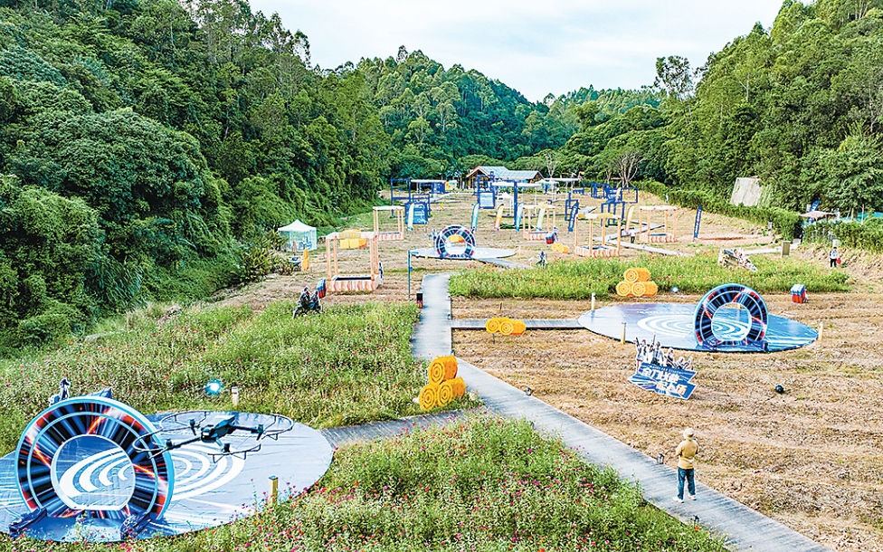首屆“空中F1”無人機超級聯賽在深圳龍崗舉行